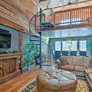 Фотография гостевого дома Flagstaff Cabin with Fireplace and Fire Pit on 5 Acres!