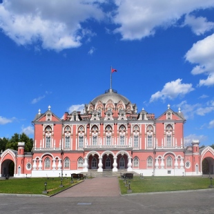 Фотография памятника архитектуры Петровский путевой дворец