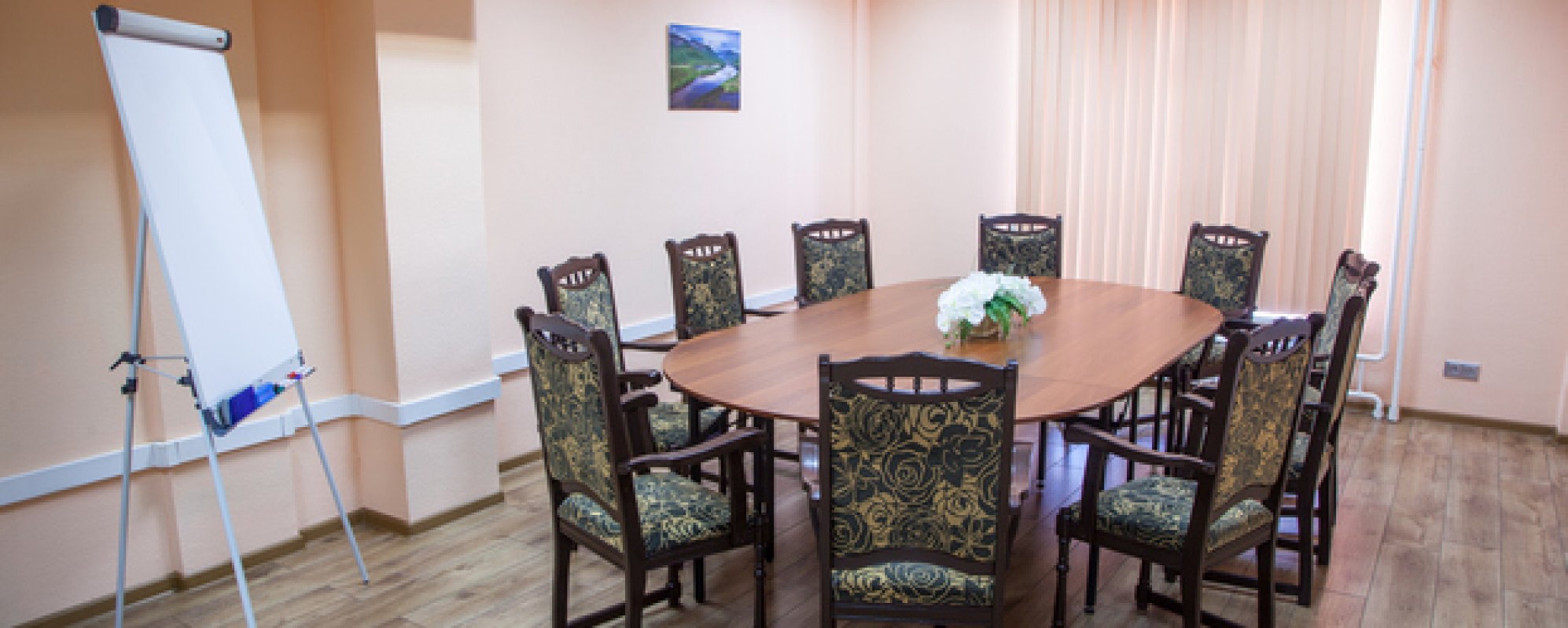 Фотографии комнаты для переговоров Монблан