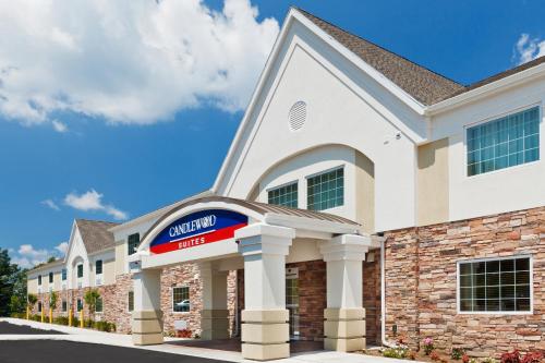 Фотография гостиницы Candlewood Suites Hazleton, an IHG Hotel