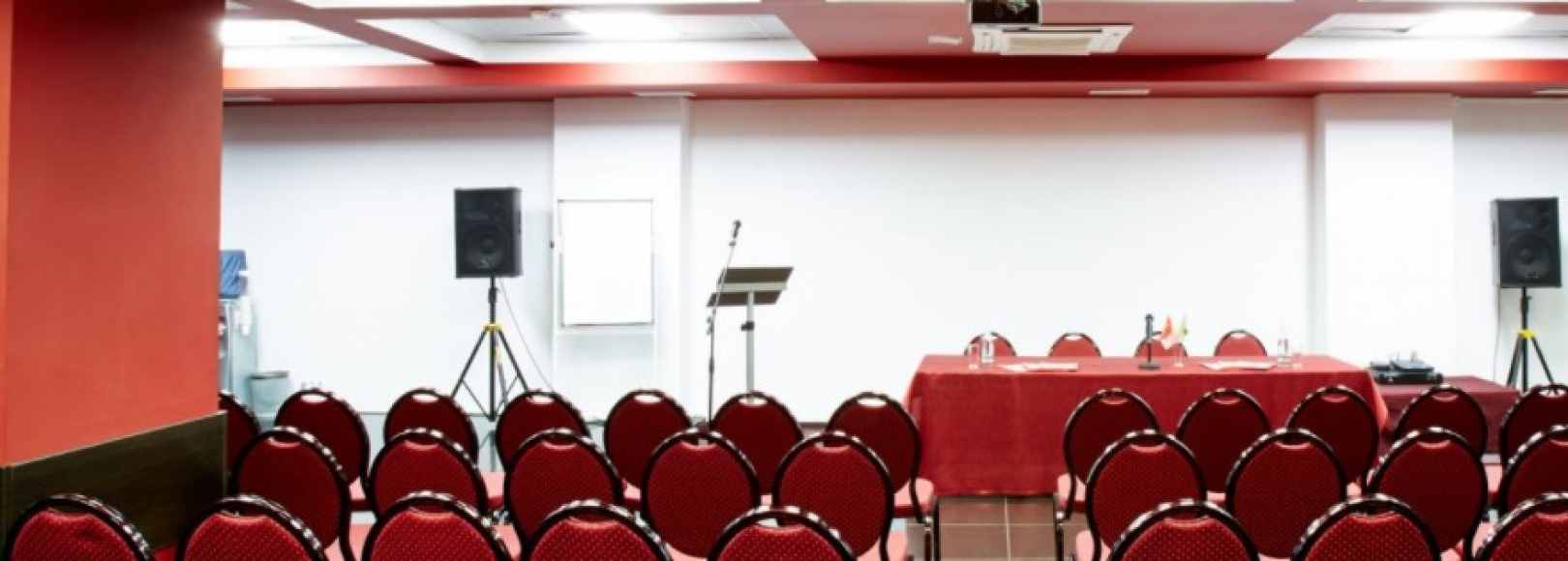 Фотография конференц-зала Саммит