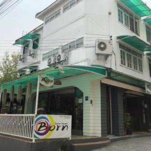 Фотографии гостиницы 
            OYO 930 Born Guest House