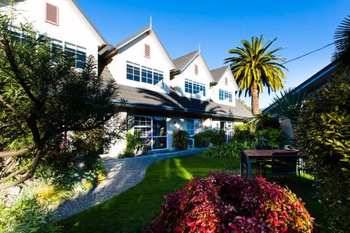 Фотография мотеля ASURE Colonial Lodge Motel