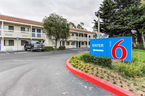 Фотография гостиницы Motel 6-Salinas, CA - North Monterey Area