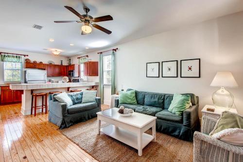 Фотография гостевого дома Barefoot Cottages #B32