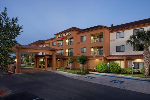 Фотография гостиницы Courtyard by Marriott Brownsville