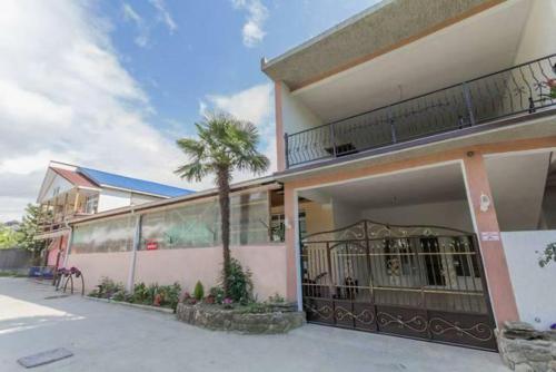 Фотографии гостевого дома
ЮжHый дворик