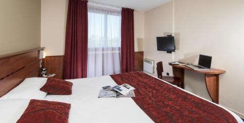 Фотография гостиницы Brit Hotel Nantes La Beaujoire - L'Amandine