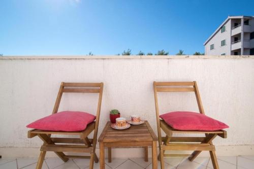 Фотография гостевого дома Family friendly apartments with a swimming pool Supetar, Brac - 16774