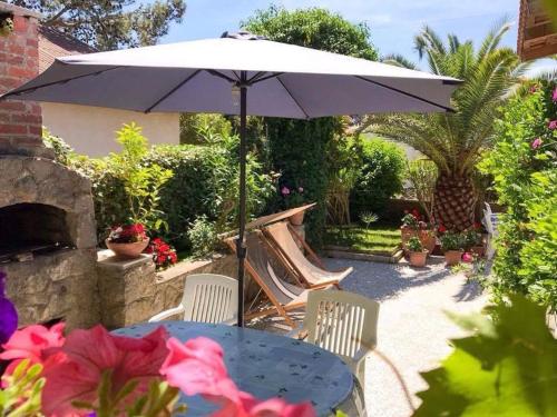 Фотография гостевого дома Apartments by the sea Artatore, Losinj - 8020