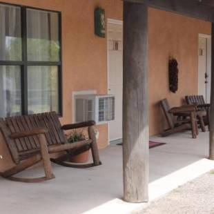 Фотографии мини отеля
Adobe Rose Boutique Inn