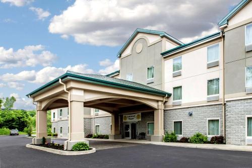 Фотография гостиницы Quality Inn & Suites Fishkill South near I-84