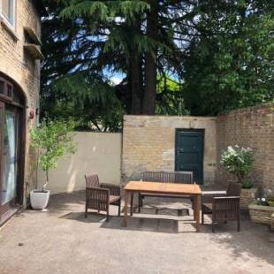 Фотографии гостевого дома
The Coach House