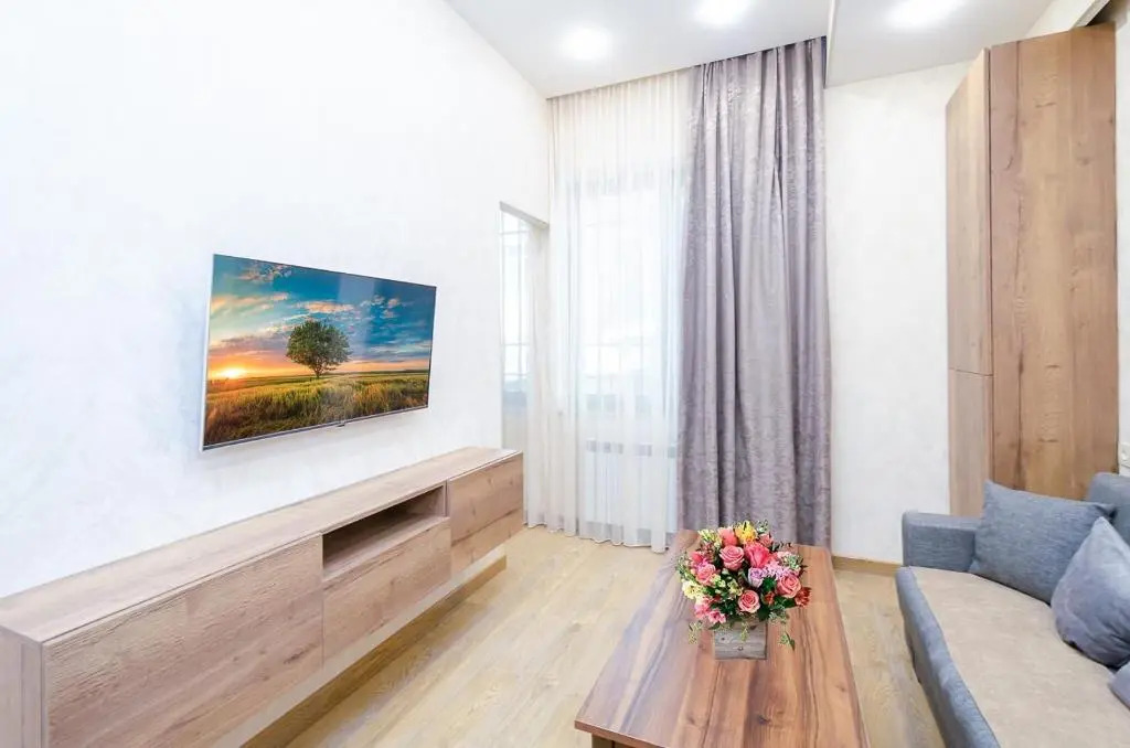 Фотография квартиры Квартира Двухкомнатная в Центре со Свежим Ремонтом