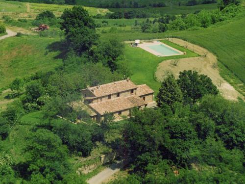 Фотография гостевого дома Rustic Farmhouse in Proceno with Swimming Pool