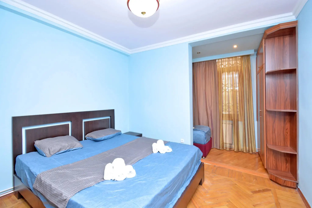 Фотография квартиры Квартира Трехкомнатная в Центре Города