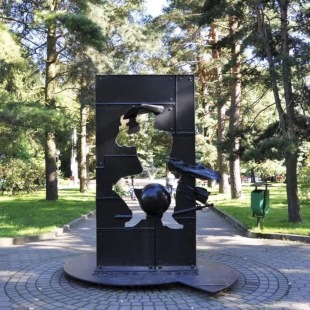 Фотография Памятник барону Мюнхгаузену