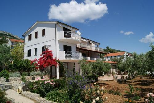 Фотография гостевого дома Apartments by the sea Zavala, Hvar - 553