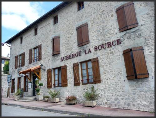 Фотография гостиницы Auberge la Source - Logis Hôtels
