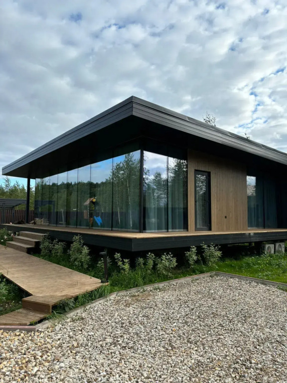 Фотография Коттеджа Частный дом Большой у реки с камином и сауной