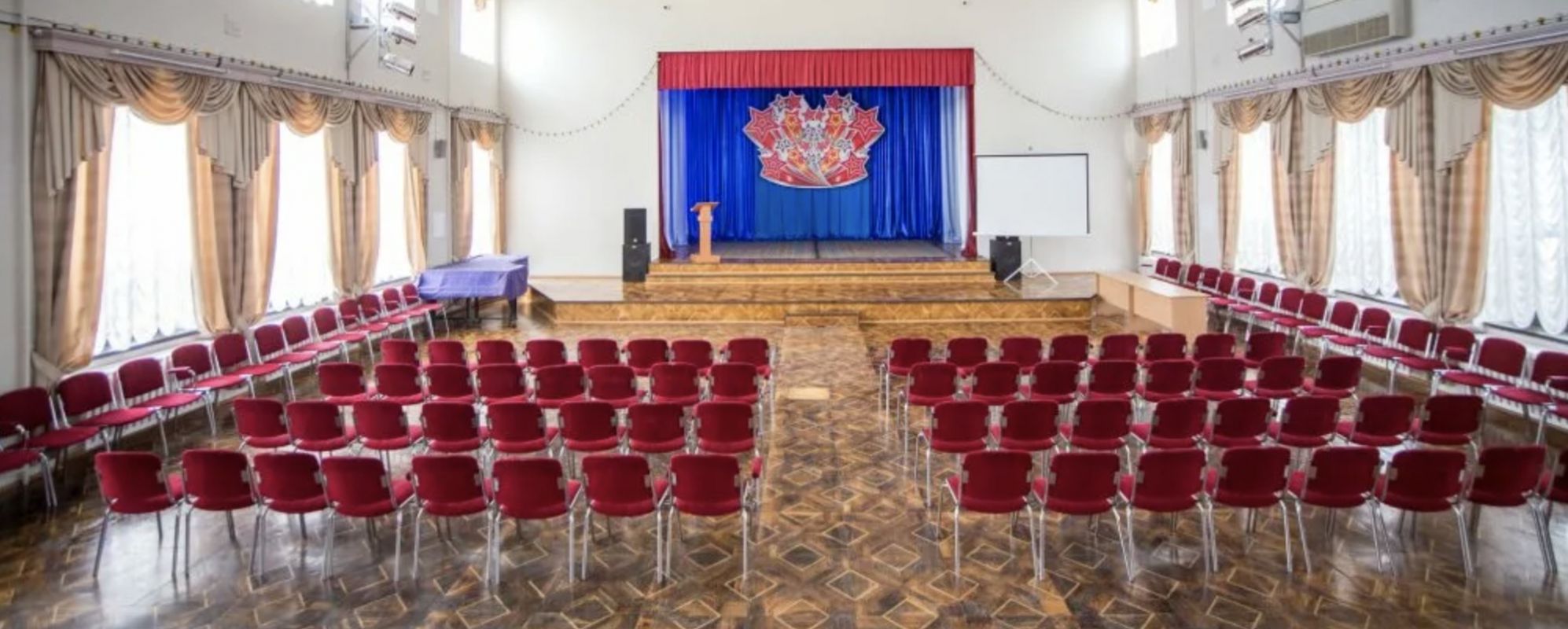Фотографии концертного зала Малый зал ДК Металлургов