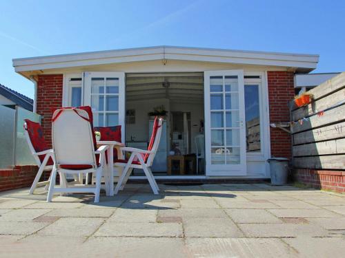 Фотография гостевого дома Cozy Holiday Home in Egmond aan Zee by the Sea