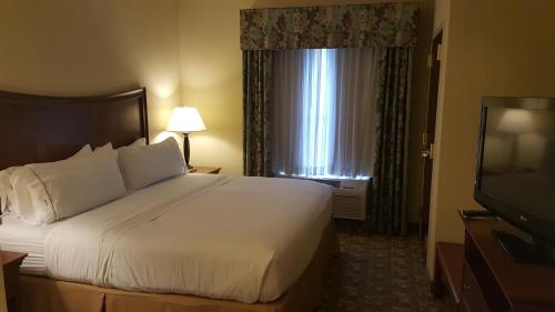 Фотография гостиницы Holiday Inn Express Hotel & Suites Jacksonville East, an IHG Hotel