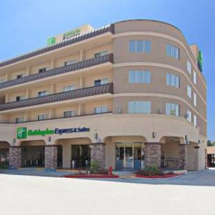 Фотографии гостиницы 
            Holiday Inn Express Hotel & Suites Pasadena-Colorado Boulevard, an IHG Hotel