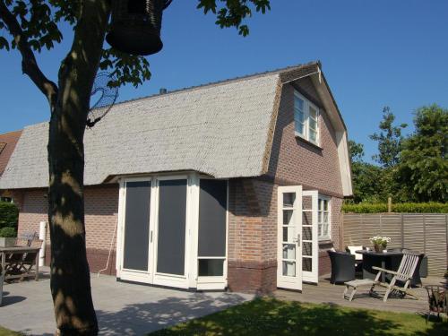 Фотография гостевого дома Rustic Holiday Home in Noordwijk close to Dunes