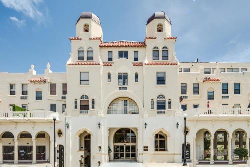 Фотография апарт отеля Tropicals of Palm Beach