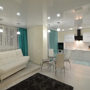 Фотография квартиры Квартира посуточно светлая с электрокамином уют и комфорт в белом исполнении