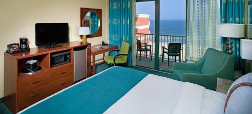 Фотография гостиницы Holiday Inn & Suites North Beach Hotel, an IHG Hotel