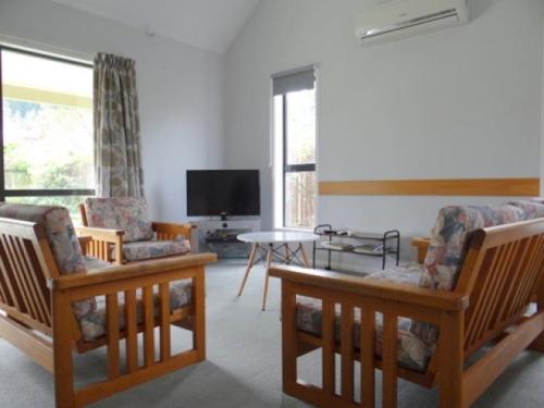 Фотография гостевого дома 15b Caverhill Close