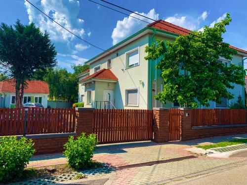 Фотография гостевого дома Airport Jazmin Guesthouse