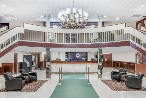 Фотография гостиницы Ramada by Wyndham London