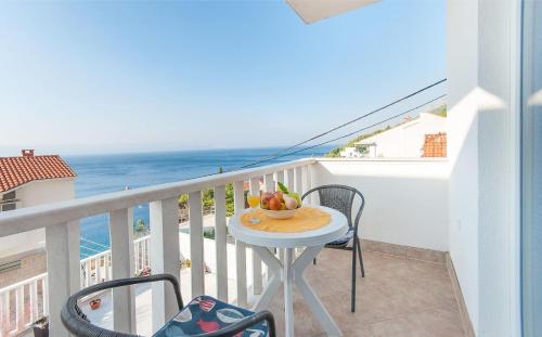 Фотография гостевого дома Apartments with a parking space Pisak, Omis - 2827