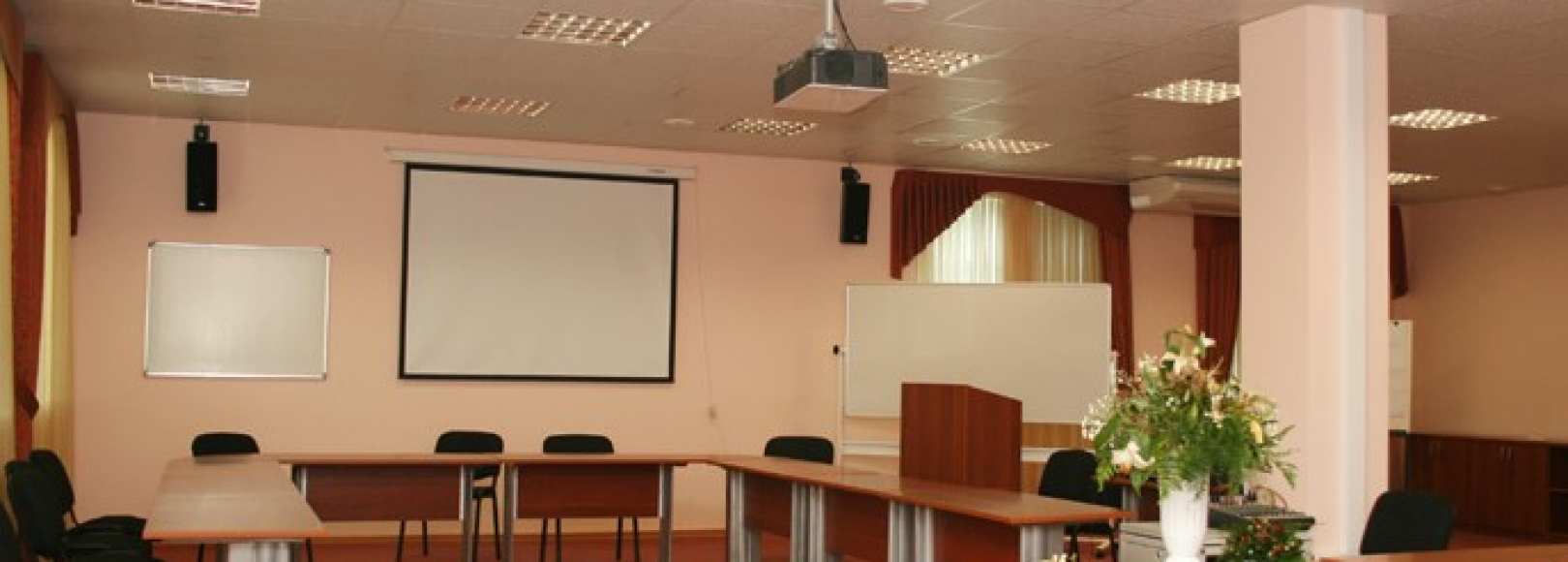 Фотография банкетного зала Русь