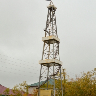 Фотография памятника Памятник Макет буровой вышки
