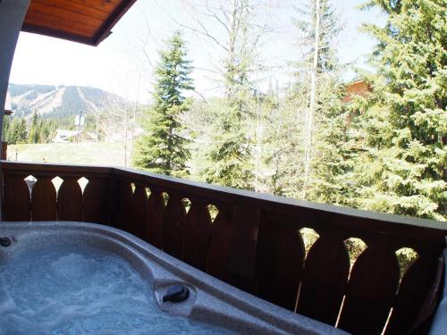 Фотография гостевого дома Crystal Forest #11 By Bear Country