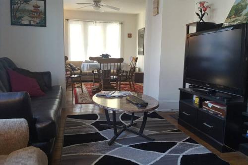 Фотографии гостевого дома
Cozy 3BR House in Downtown Ithaca