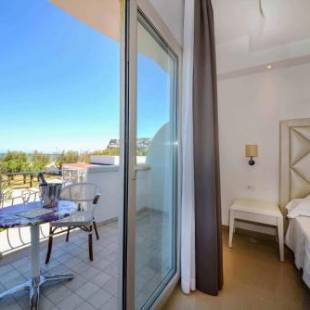 Фотографии гостиницы
Hotel Corona Beach Peschici