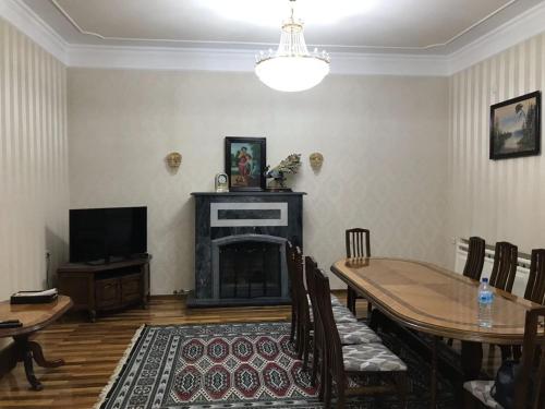 Фотографии гостевого дома 
            Аренда элитного дома на долгий срок.