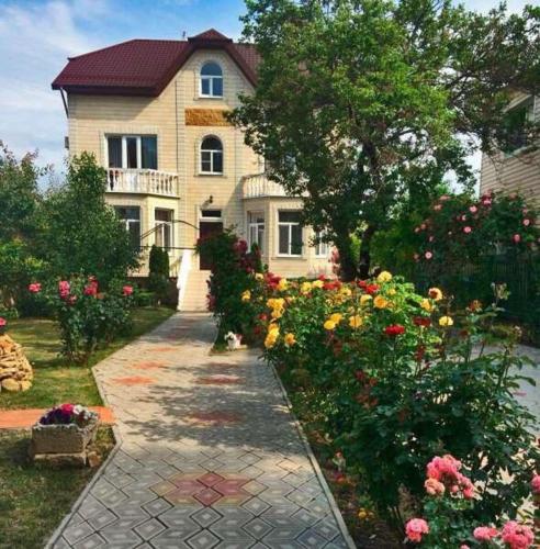 Фотографии гостевого дома
На Самбурова, 100