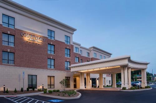 Фотография гостиницы Courtyard by Marriott Hershey Chocolate Avenue