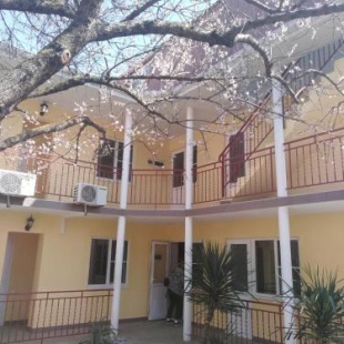 Фотография гостевого дома Домашний на Черноморской