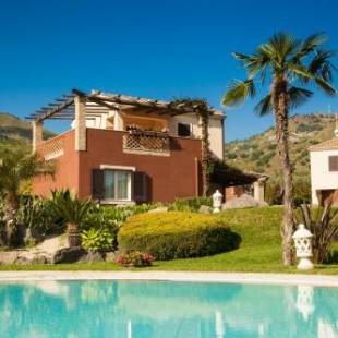 Фотографии гостиницы 
            Alcantara Resort di Charme