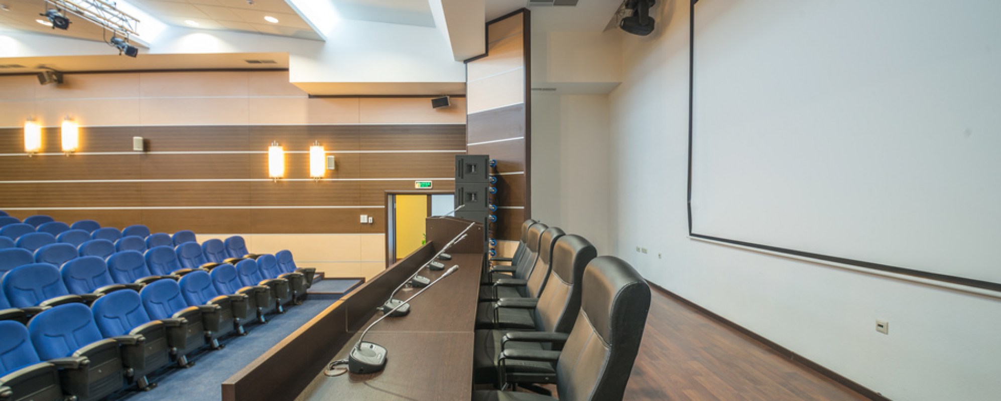 Фотографии конференц-зала Большой конференц-зал Дежавю