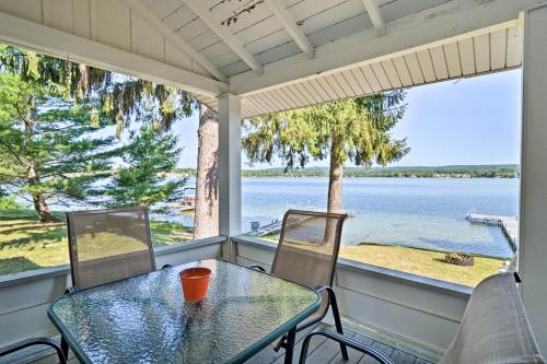 Фотография гостевого дома Petoskey Waterfront Cottage with Deck and Grill!