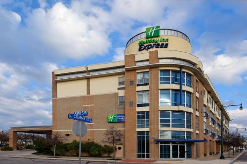 Фотография гостиницы Holiday Inn Express Hotel & Suites San Antonio - Rivercenter Area, an IHG Hotel
