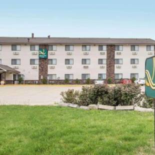 Фотографии гостиницы 
            Quality Inn & Suites Bloomington I-55 and I-74